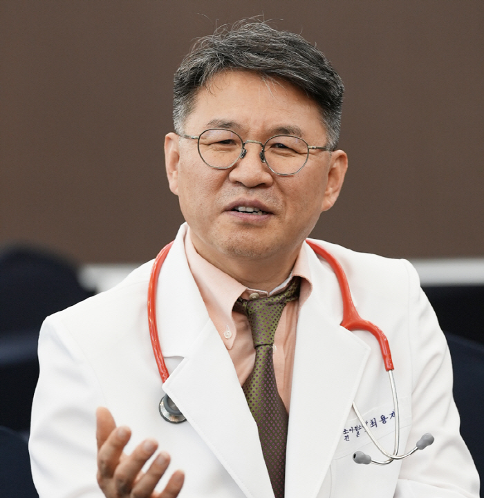 소아청소년과 4주 이상 인턴? "무책임하고 땜질 정책의 극치"
