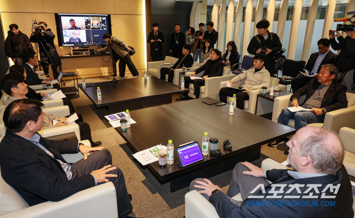 '클린스만 신뢰 회복 불가능' 전력강화위의 선택은 '경질', 클린스만 감…