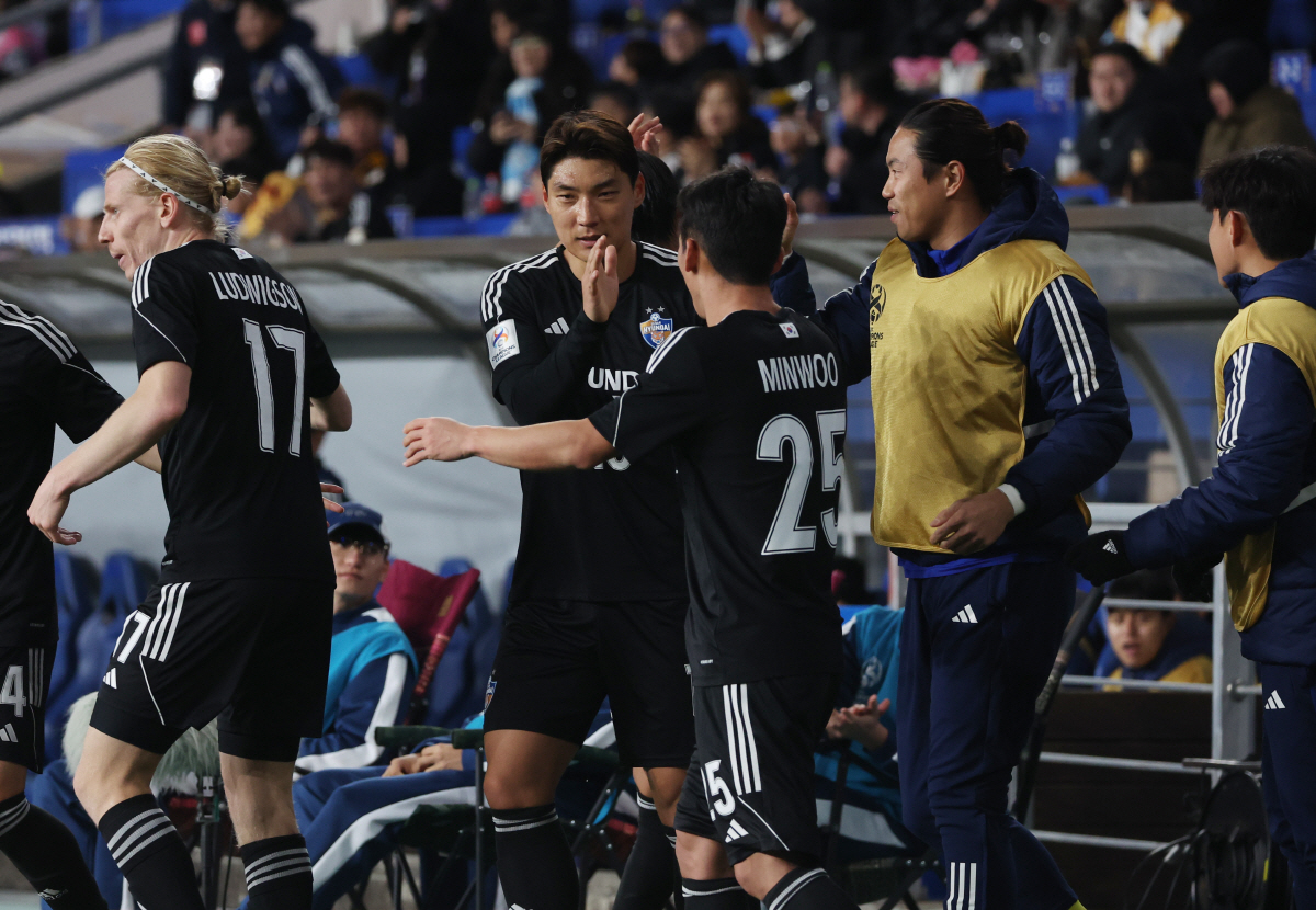 [현장리뷰]"김민우 시프트" 주민규→설영우 골골골, '챔피언' 울산, 반…