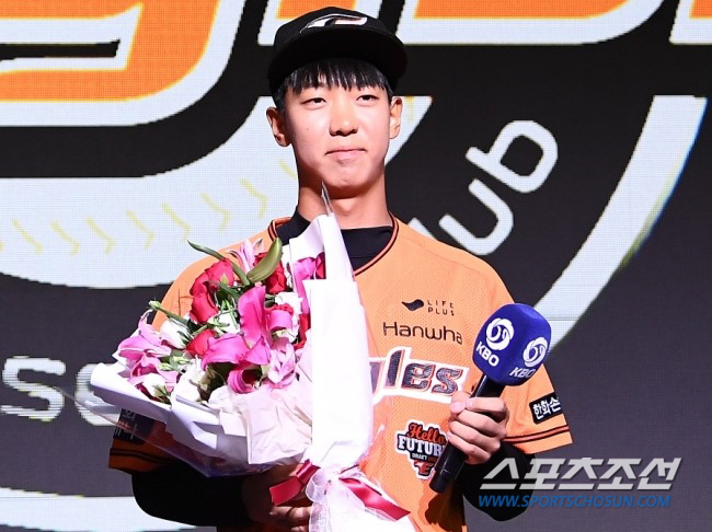 선발 황준서 보인다. 김강민을 스플리터로 헛스윙 삼진잡고 "재미있었다".…