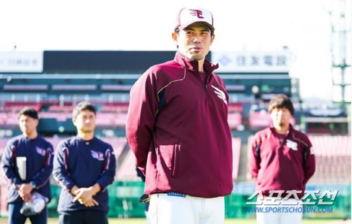 유격수 출신 3루수, 2006년 WBC 대표, 2019년 은퇴, 이적팀에…