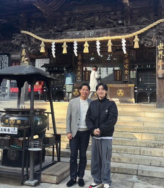 [SC이슈] '마약-세금 체납 논란' 박유천, 은퇴하겠다더니 SNS 개설…