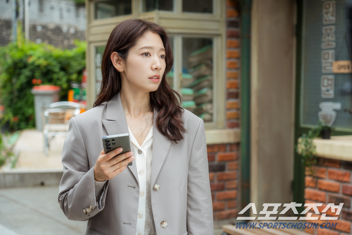 박신혜, 3차 공판 이후 박형식 향한 복잡미묘 눈빛…인생 암흑 속 로맨스…