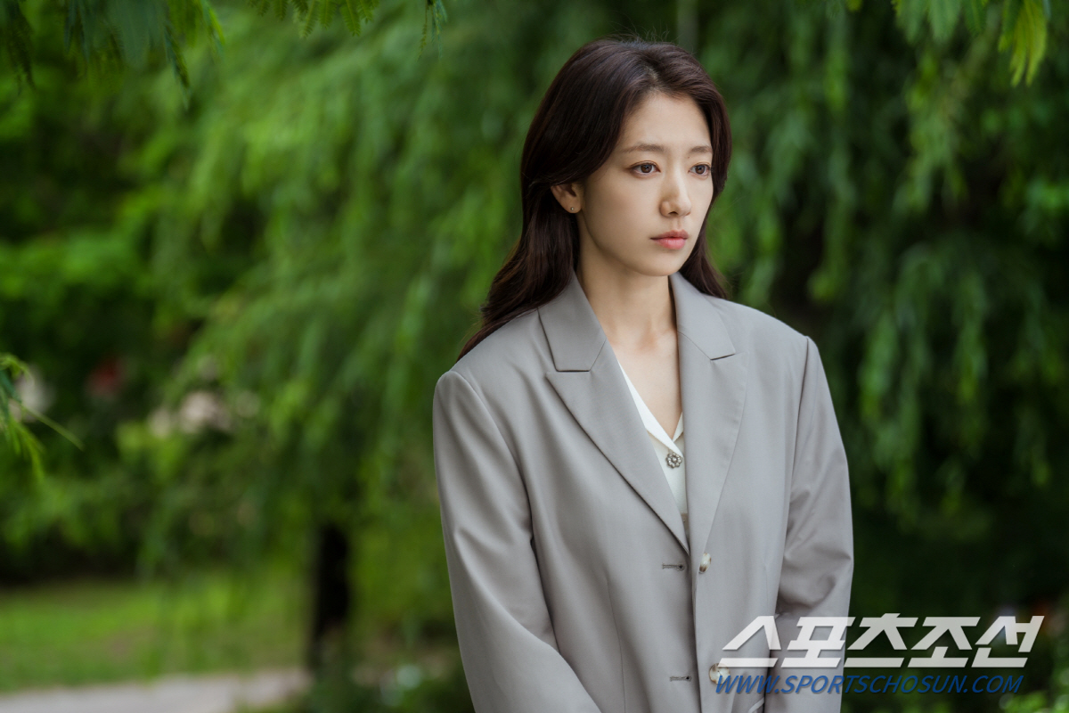 박신혜, 3차 공판 이후 박형식 향한 복잡미묘 눈빛…인생 암흑 속 로맨스…