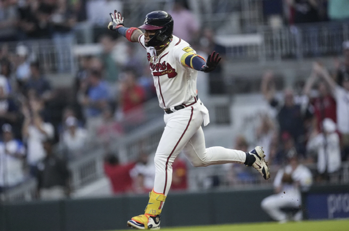사실상 연장계약 압박, 40-70 만장일치 MVP "평생 애틀랜타 선수로…