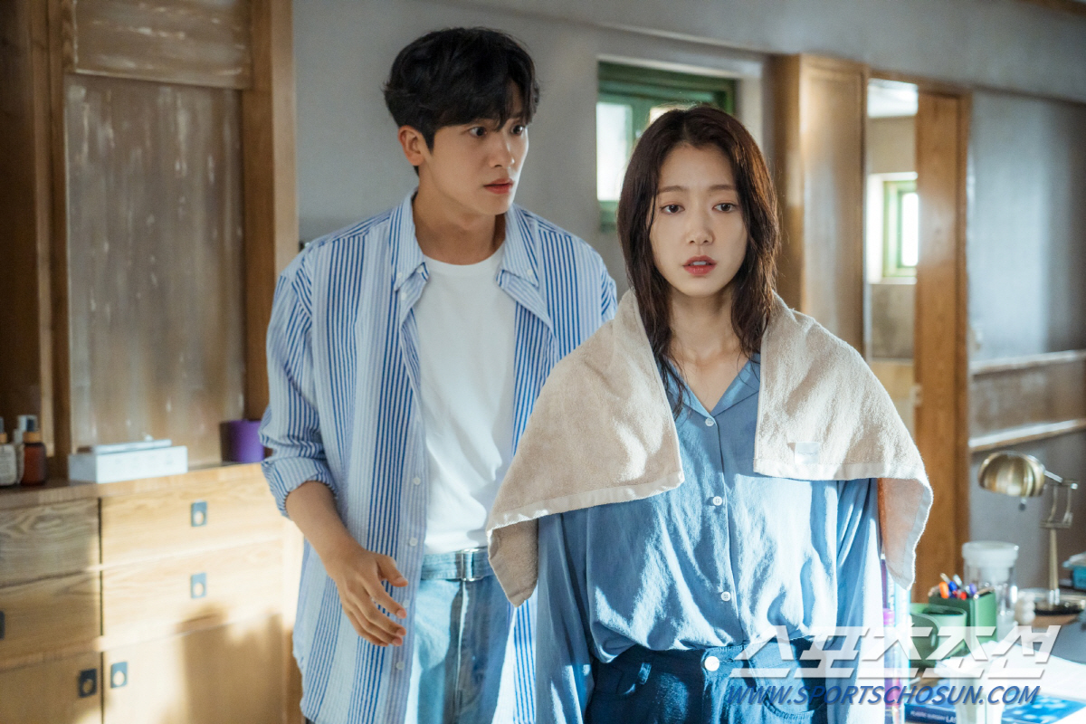 [SC프리뷰]'연애 1일차' 박신혜♥박형식, 어색 '옥탑방 홈데이트'부터…