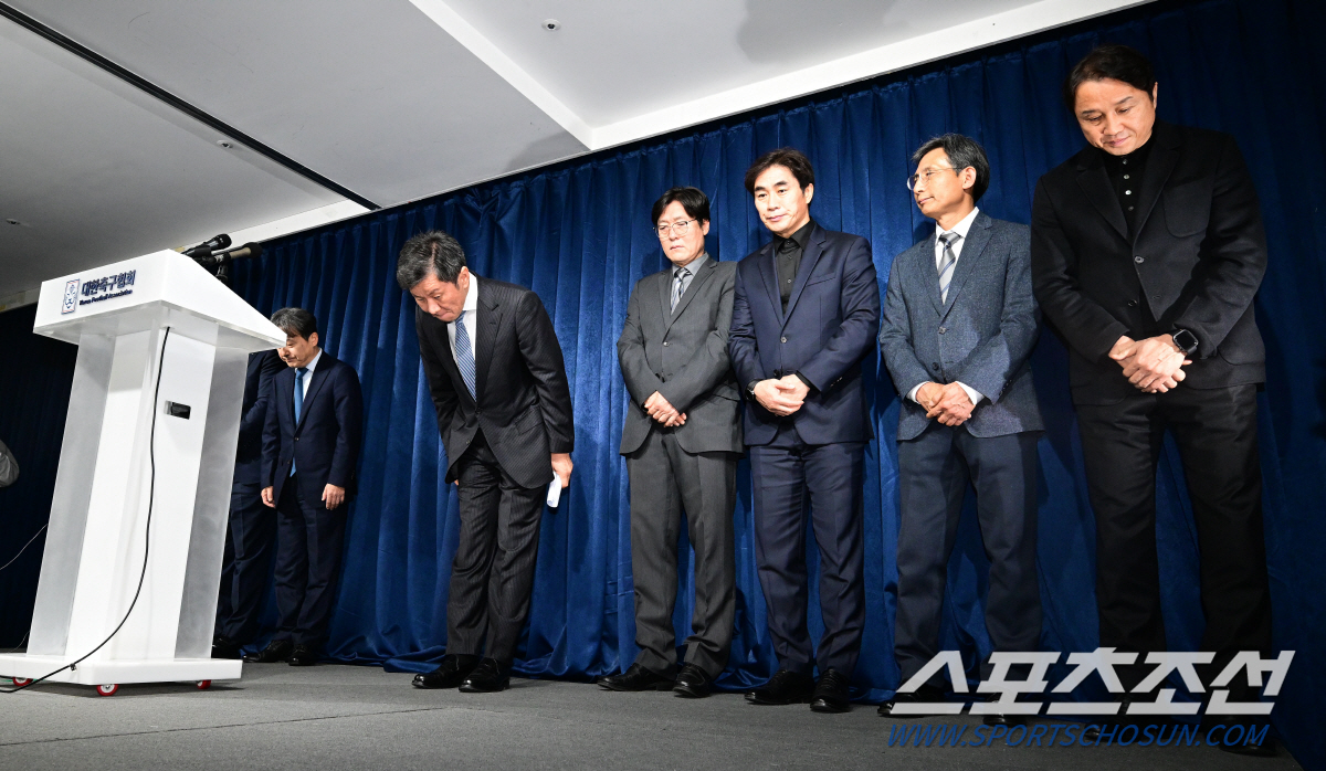 KFA 우물쭈물 하다가 '후폭풍' 맞는다. 시급한 클린스만 해임 뒷처리,…