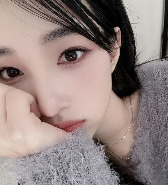 '이혼·양육권 포기' 율희, "아이셋 출산 후 튼살 많아...뱃살 관리는…