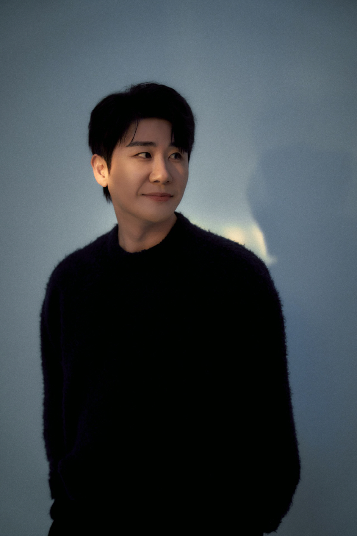 [공식]영탁, 새 둥지 찾았다…어비스컴퍼니 전속계약, 선미·뱀뱀 한솥밥