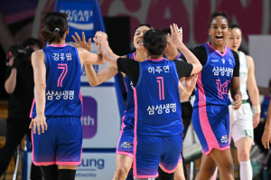 하나원큐 졌다! '최악의 시나리오' 현실로? 5위 신한은행 호흡기 달았다