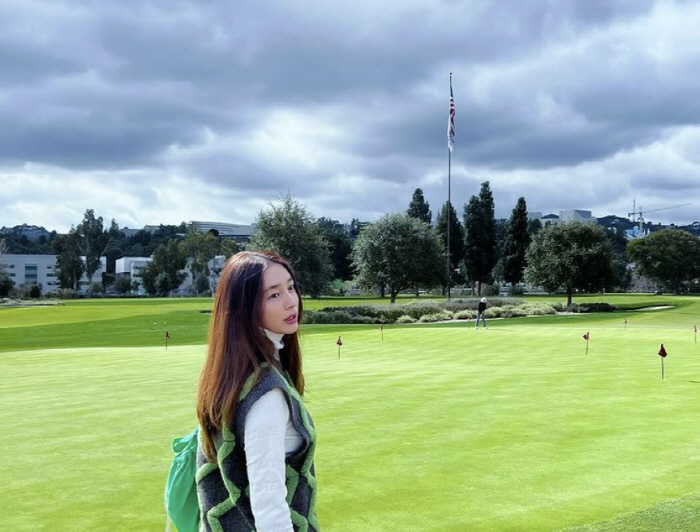 '이병헌♥' 이민정, 둘째 출산 두 달만에 되찾은 몸매…40대 애둘맘 안…