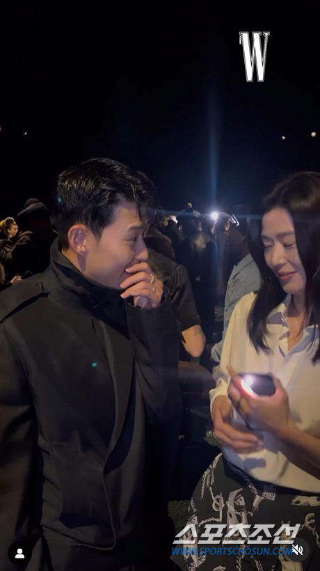 [SC이슈]전지현 뭐라고 했길래 손흥민 '입틀막'…손흥민 오른손, 부상 …
