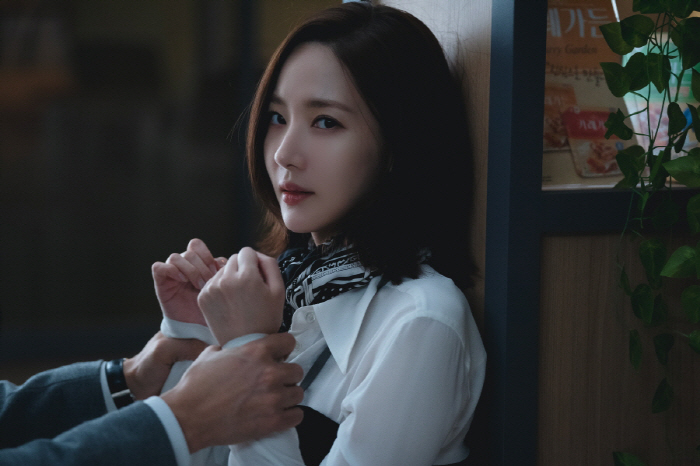 [SC줌人] "죽기살기 열연"…박민영, 37kg 뼈마름 투혼→첫 등장부터…