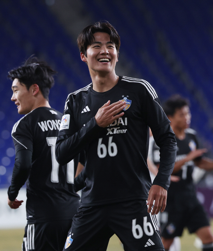 韓 축구 도쿄국립경기장 재개장 후 첫 일전, '日 킬러' 홍명보 감독 "…