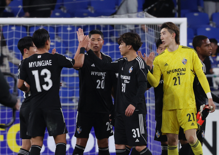 韓 축구 도쿄국립경기장 재개장 후 첫 일전, '日 킬러' 홍명보 감독 "…