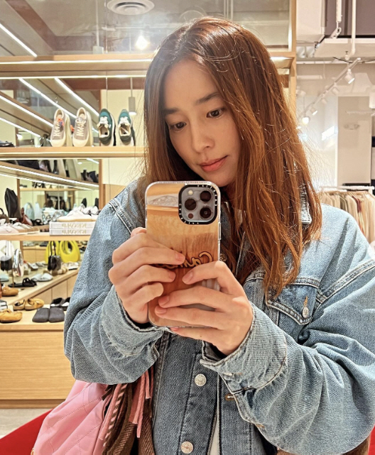 '이병헌♥' 이민정, 출산 두 달차에 벗어난 육아...폭풍 쇼핑하며 '힐…
