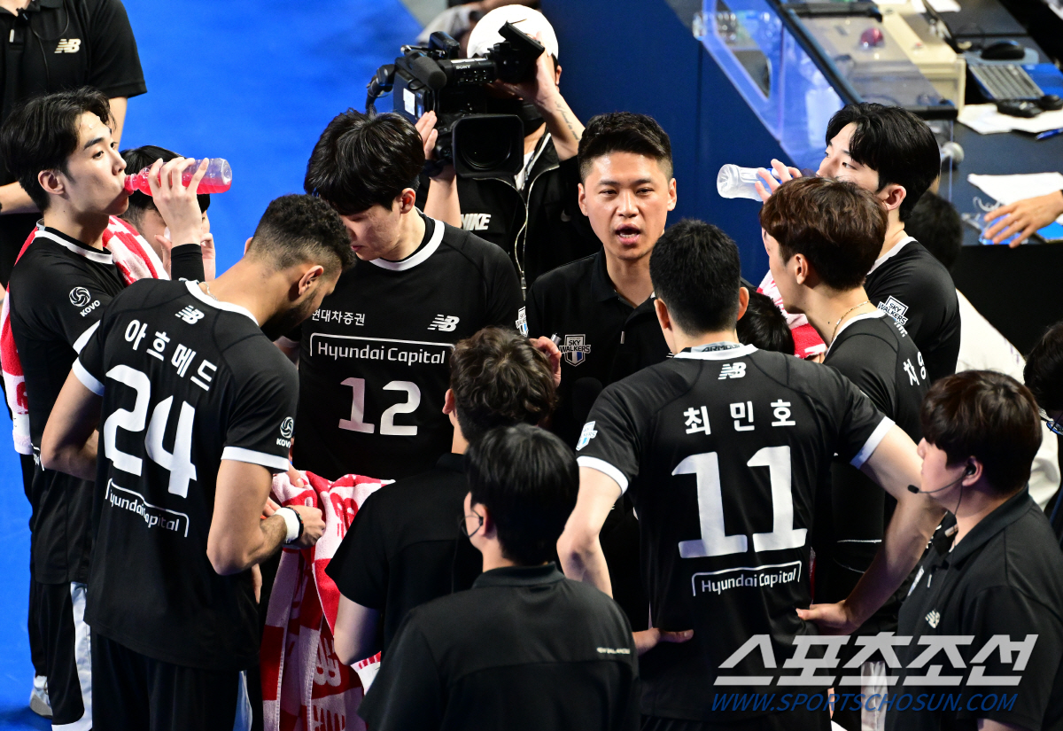 2대3, 접전속 패배였는데... 사령탑의 일침 "최악의 경기. 이런게 자…