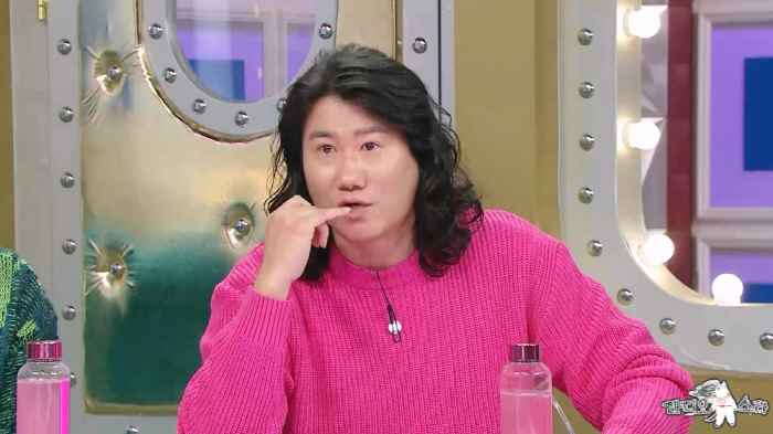 블랙핑크 제니, '연예인 최초 성인용품 모델' 임우일 팬이었다…셀카도 먼…