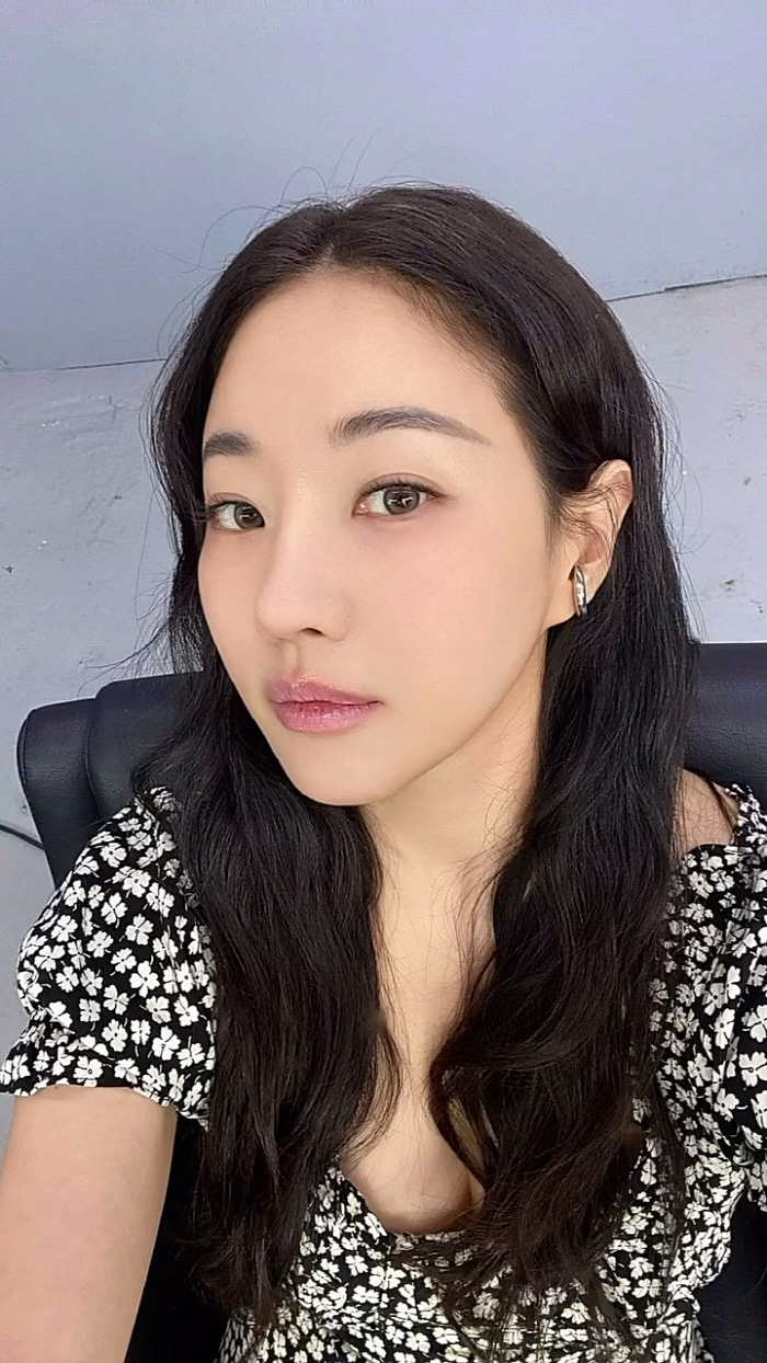 "26세라고 해야 믿겠지?"…'46세' 김사랑, 티끌 하나 없는 도자기 …