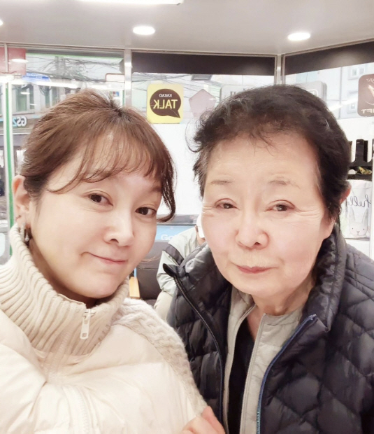 이승연 4살에 떠난 친엄마, '유전자 검사' 없어도 될 '붕어빵 모녀' …