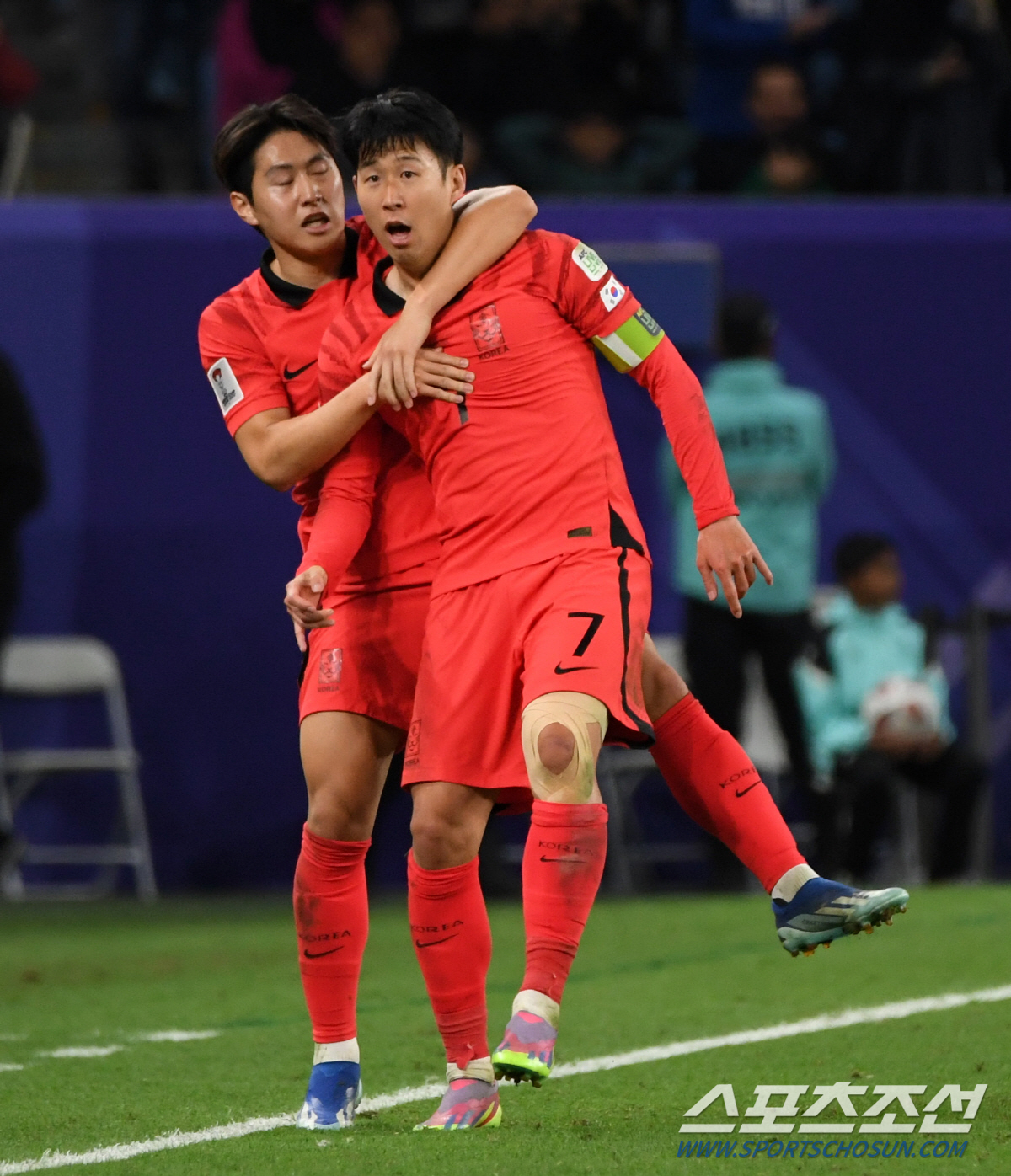 일본도 애정하는 SON의 인품 "그릇이 다르다, 이강인과 화해의 투샷"