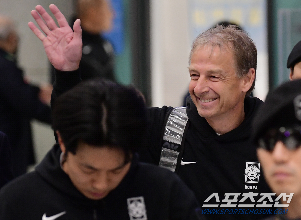 '축구도 스스로 하고, 갈등도 스스로 풀었다' 클린스만과 협회의 일방적 …