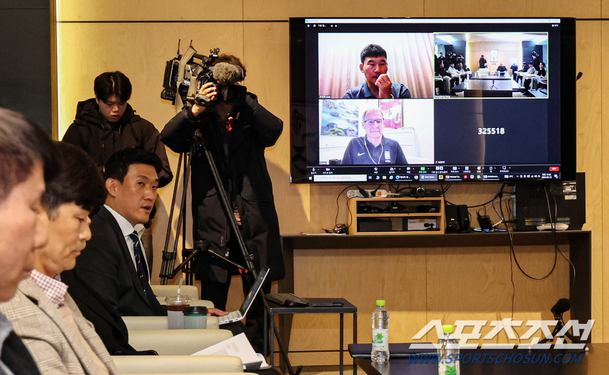 '축구도 스스로 하고, 갈등도 스스로 풀었다' 클린스만과 협회의 일방적 …
