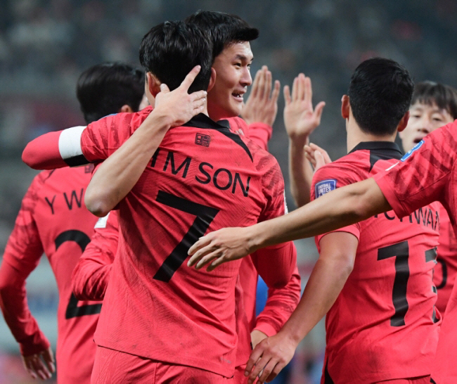 "글로벌 K축구" 올여름 손흥민↔케인+김민재 한국서 재회[英매체]
