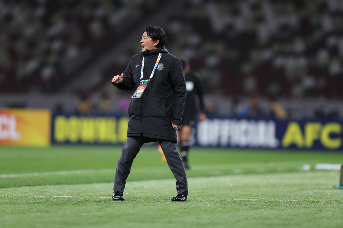 [ACL 리뷰]"이변은 없다" 울산, 日 원정서 2-1 승리…'현대가 라…