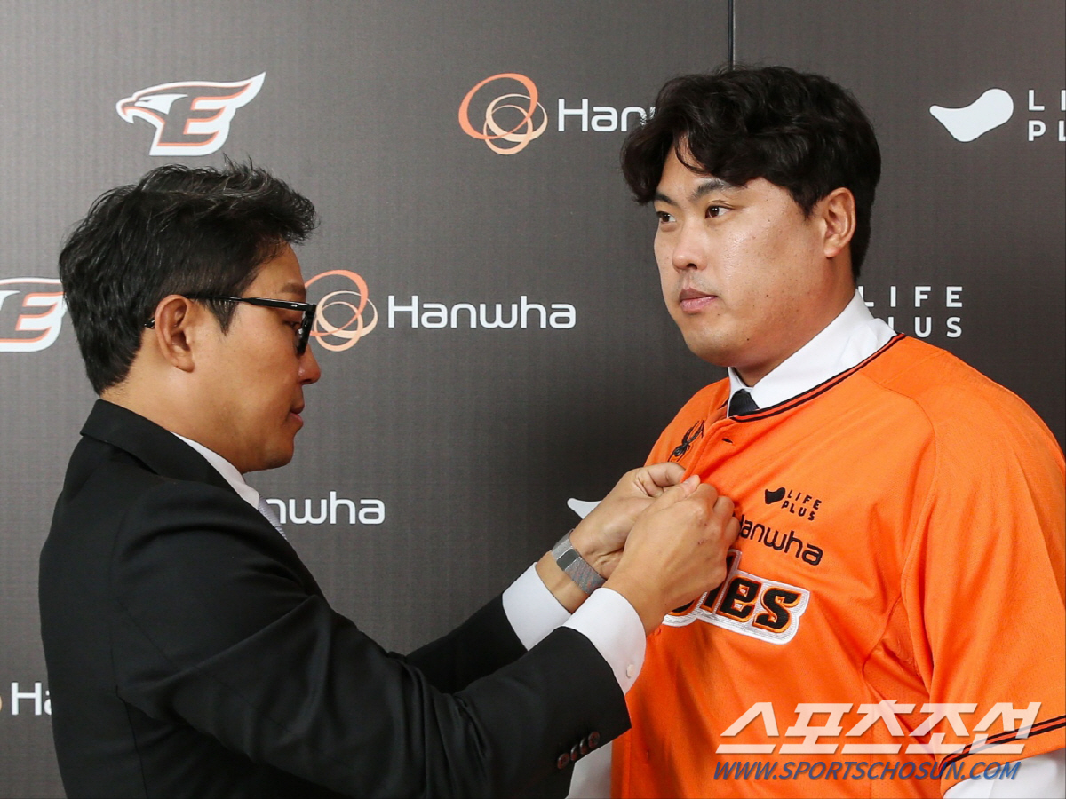 100억 최형우→150억 이대호→'끝판왕'은 170억 류현진. 김하성 이…