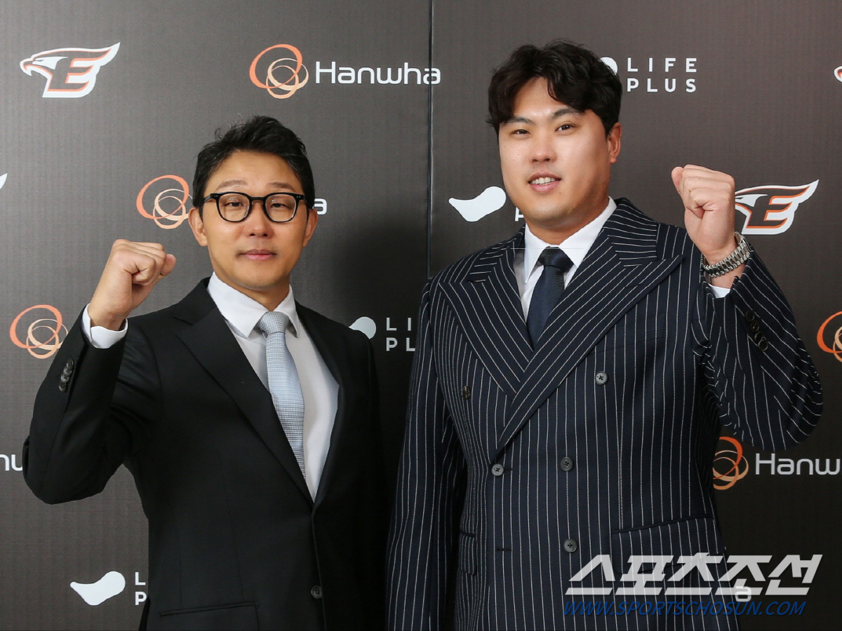 100억 최형우→150억 이대호→'끝판왕'은 170억 류현진. 김하성 이…