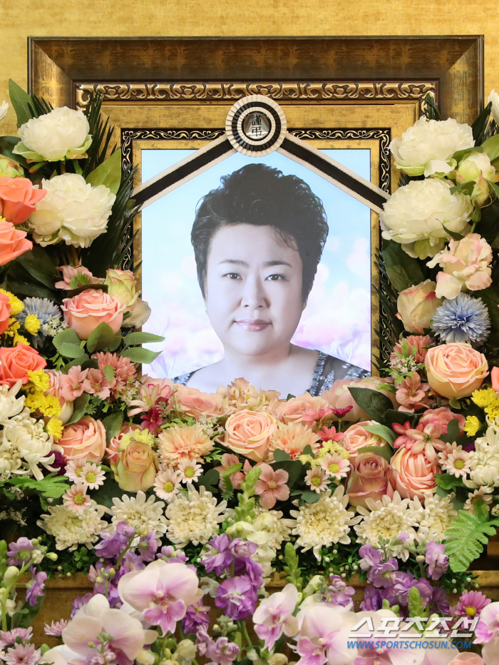 [종합] 故 방실이, 영면에 드는 영원한 디바…22일 발인