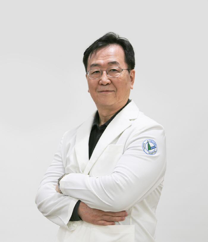 다보스 병원, '뇌졸중·치매' 권위자 고재영 교수 초빙