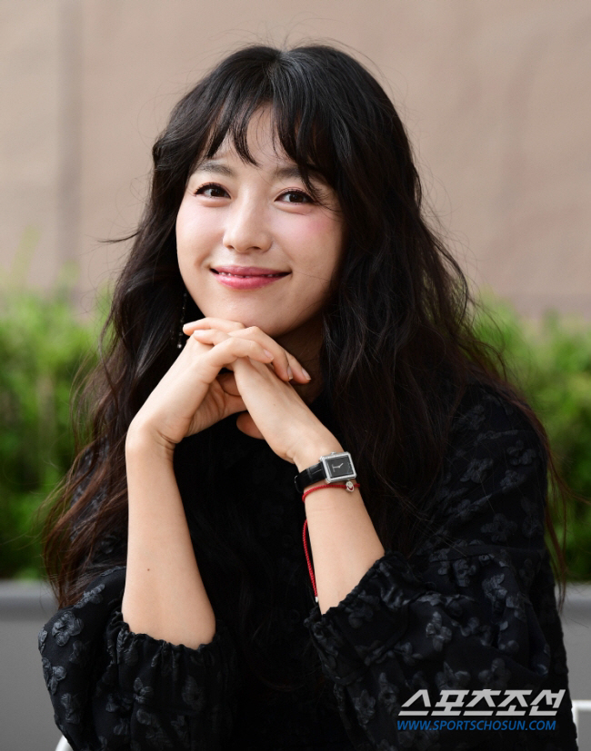[공식] "미혼모를 위해 기부"…한효주, 생일 맞아 따뜻한 선행