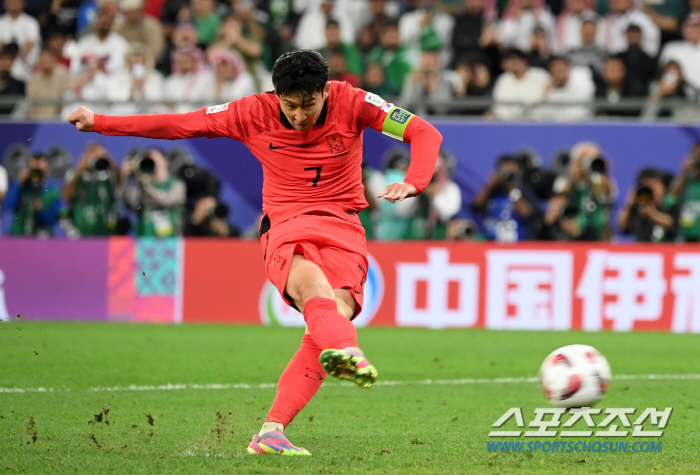 ‘이강인과 불화설 종결’ 손흥민 포용 리더십...영국-미국까지 화제, B…
