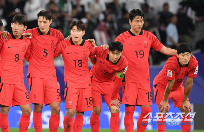 ‘이강인과 불화설 종결’ 손흥민 포용 리더십...영국-미국까지 화제, B…