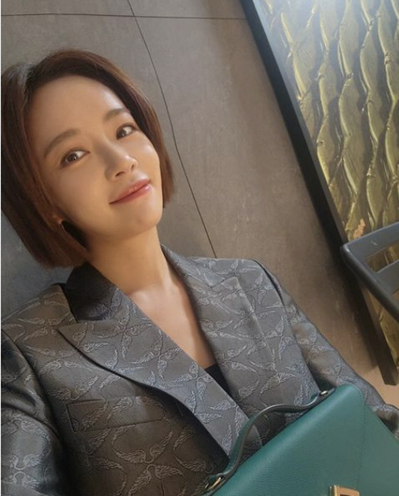 황정음, 재결합 엔딩은 '이혼'...남편 SNS 저격 후 열일 모드에 '…