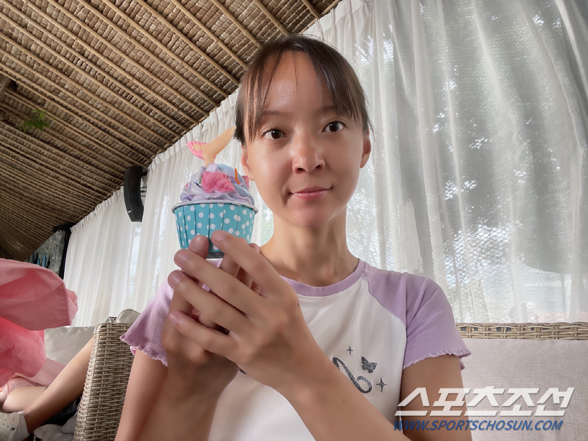 [단독] 밈이 된 가수 와칭제노 "17년 째 조롱? 저는 감사한데요" (인터뷰)