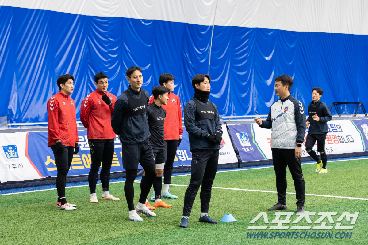 "죽어도 선덜랜드,당연히 봤죠!" 샤프볼로 돌아온 지동원의 각오[진심인터…