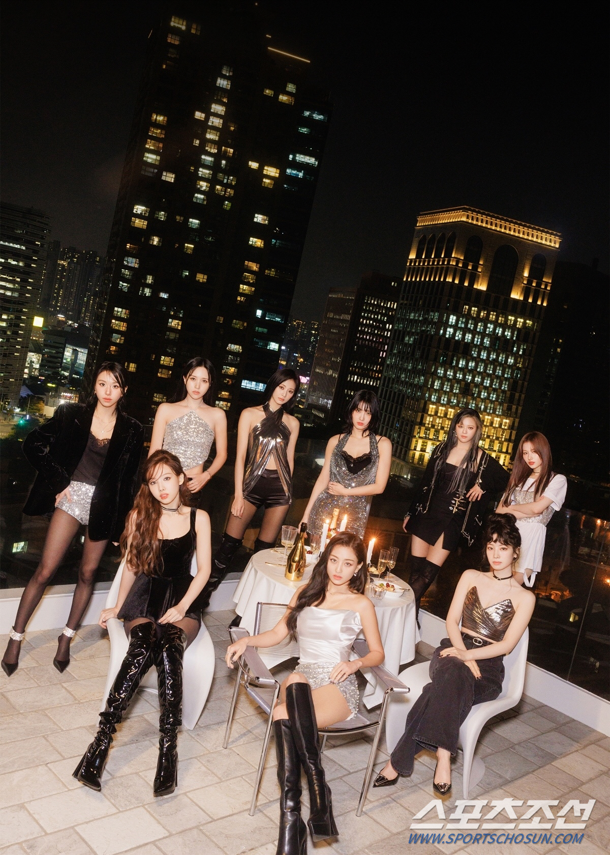 [종합]"완전체 컴백 할 수 있어 설레요". 1년 만의 컴백 트와이스, …