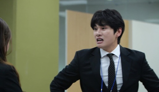 분노의 삿대질..이이경, '쓰레기 남편' 박민환 소환 '역대급 진상' (…