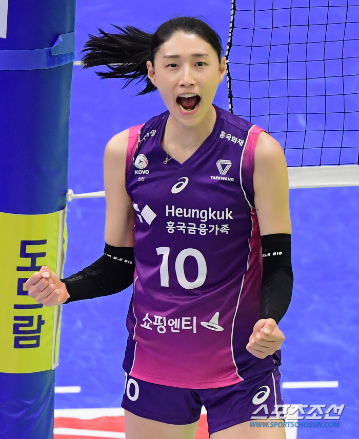 대한항공 살린 임동혁 생애 첫 5R MVP. 김연경은 역대 최다 MVP[…