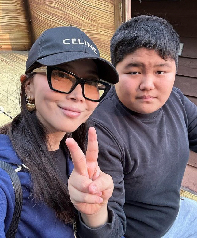 오윤아 "발달장애子 사춘기 성교육 걱정…평생 친구처럼 살 방법 찾아" (…