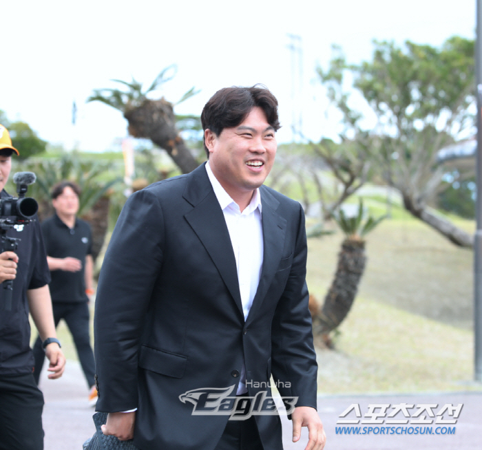 20세 문동주와 '역사' 만들었던 류중일 감독, 37세 류현진과도 태극마…