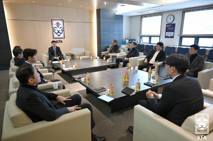 '기류 바뀌었다' 축구협회 전력강화위, 3월 A매치 '임시 감독 체제' …