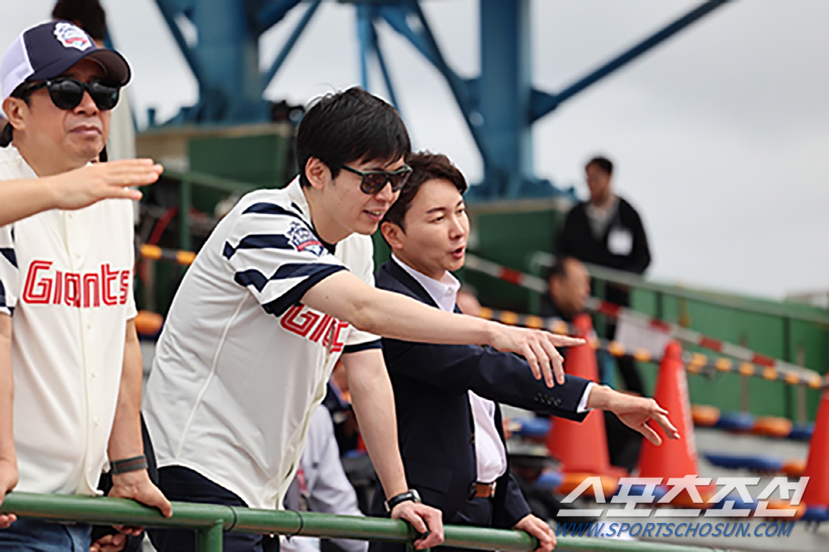 올해도 '사직예수' 숭배 이어질까. 지바롯데 1군 상대로 2이닝 퍼펙트 …