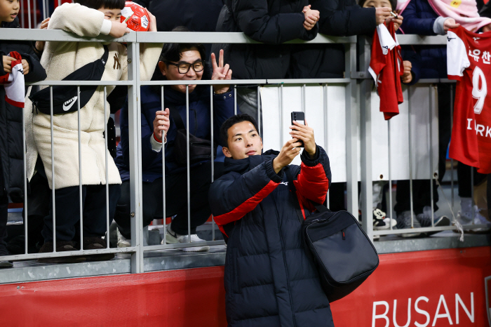 ‘가변석 1234석 가득 찬 출정식’ 부산아이파크, 축제 같았던 2024…