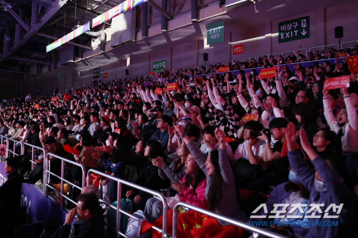 "中팬 '짜요'를 '비셩(必勝)'으로 바꾼" 韓'닥공 삼총사'의 힘[부산…