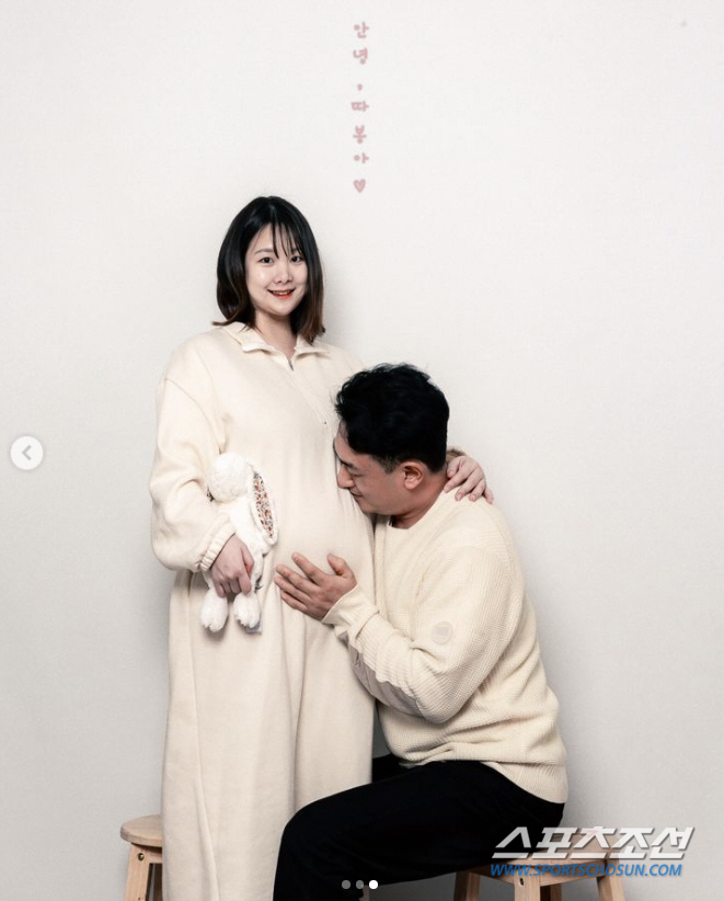 "귀엽던 공주가 '공주 엄마' 된대요!". '꼬마 요리사' 노희지, 만삭…