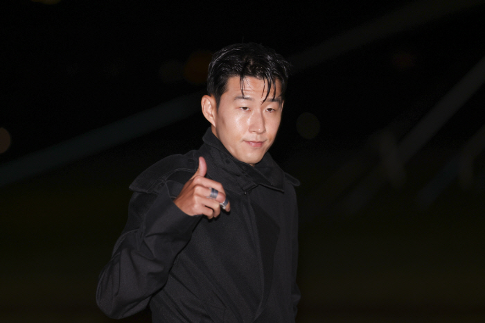 '믿을 수 없을 정도로 훌륭' 토트넘 특급 유망주, 손흥민의 보살핌에 흠…